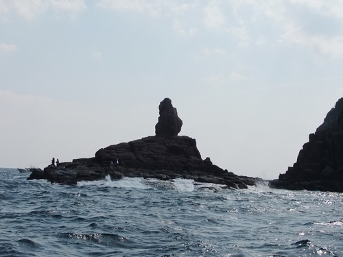 大二神の人形岩