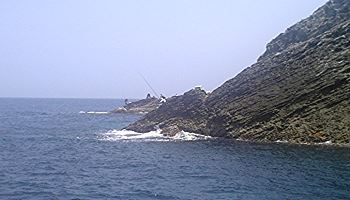 沖ノ島本島のカベ