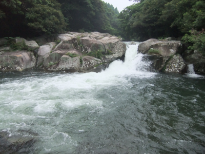 鮎戻しの滝